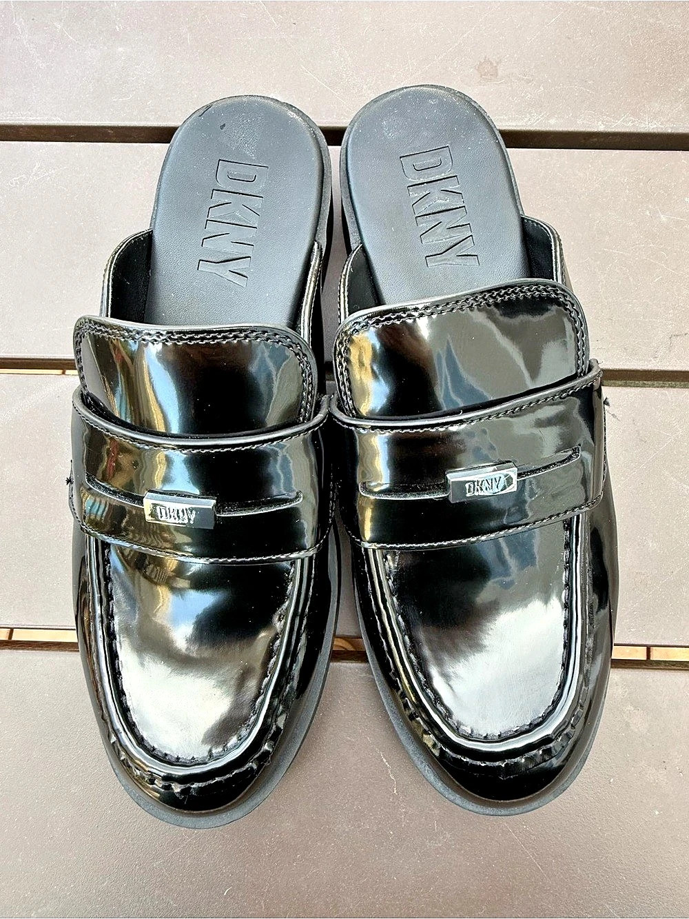 DKNY Radisson Patent Logo Chain Hardware Loafers Black